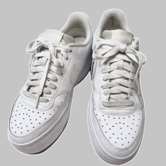 Nike Court Vision Alta Leather Platform Sneaker DM0113-100 Women's 10/ EU 42 - Picture 1 of 7